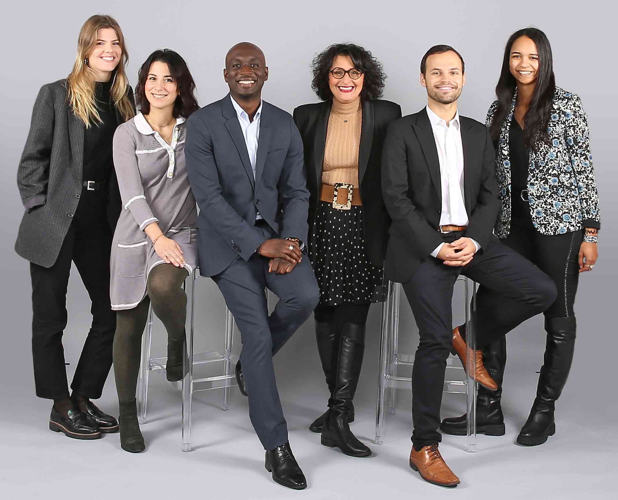 Direction Engagement Citoyen Photographie de l'équipe de la Direction de l'Engagement Citoyen de KPMG en France. De Gauche à Droite : Jeanne Gaudre, Jessie Morgado, Khalid Hima, Bouchra Aliouat, Ancelin Boutillier et Maryam Hanne.